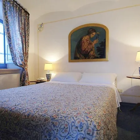 Clodia 3* Saturnia