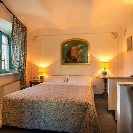 B&B Villa Clodia فندق ساتورنيا